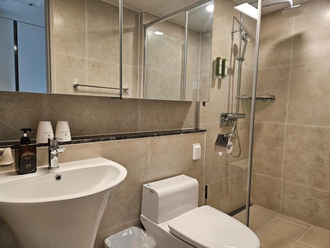 Blue Ocean Hotel 3 Ίντσεον Εξωτερικό φωτογραφία